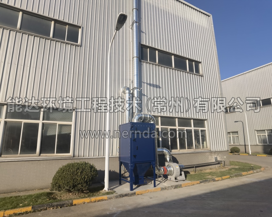 圖為我司定制的模塊濾筒除塵器整體外觀，采用模塊化設(shè)計(jì)，結(jié)構(gòu)緊湊，安裝便捷。